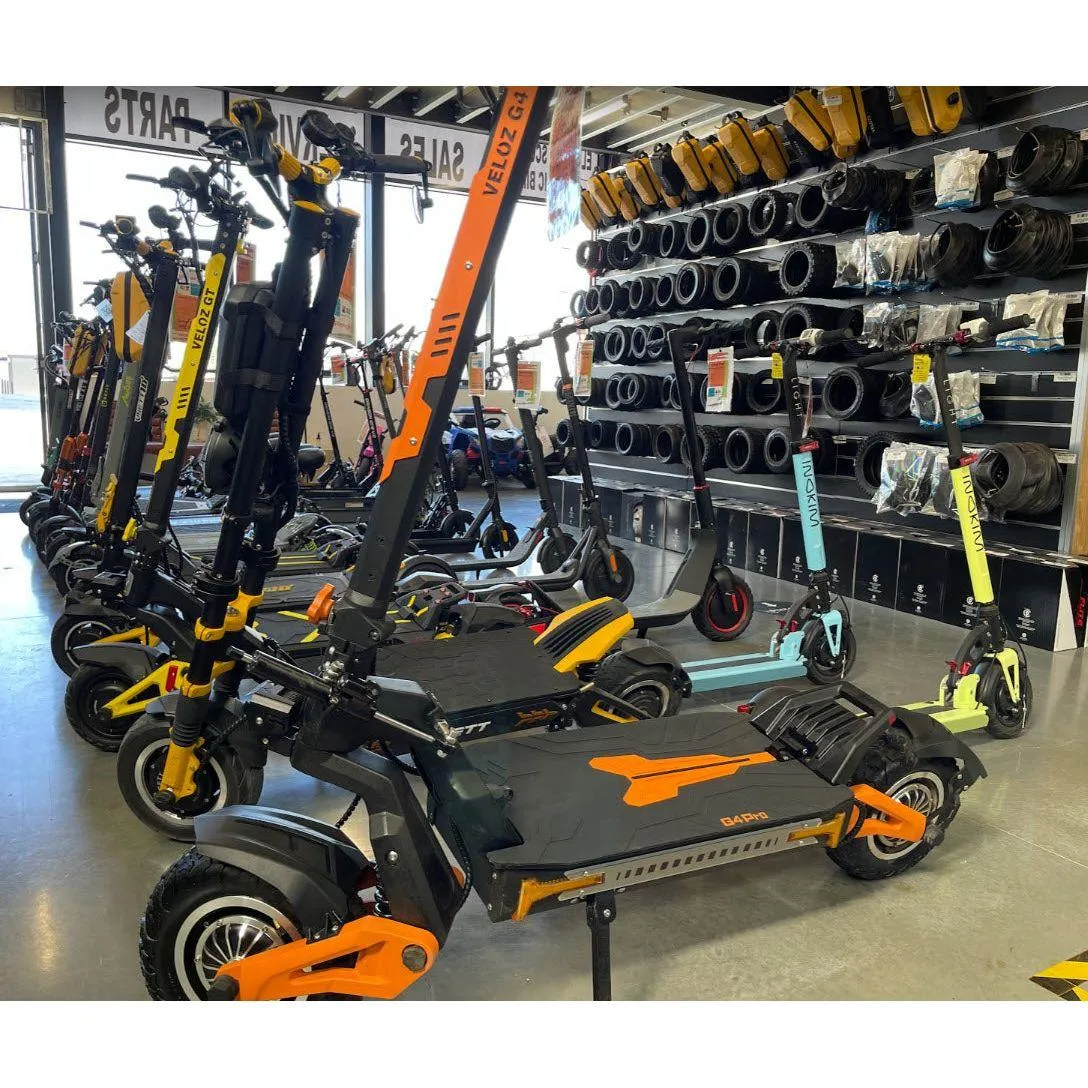 Electric Scooter Veloz G4 4200Watts Peak Power 90 Km/hr 200  Km Distance ALL TERRAIN Portable Battery  6 Months Free Service